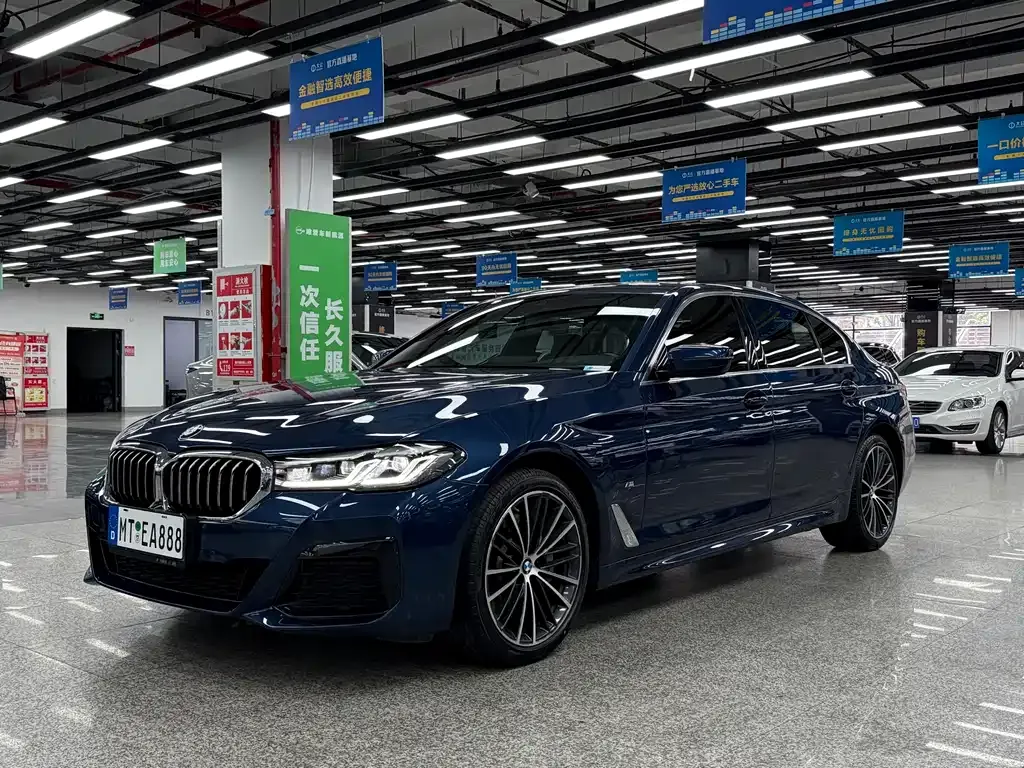 BMW 5 Series — фото 1