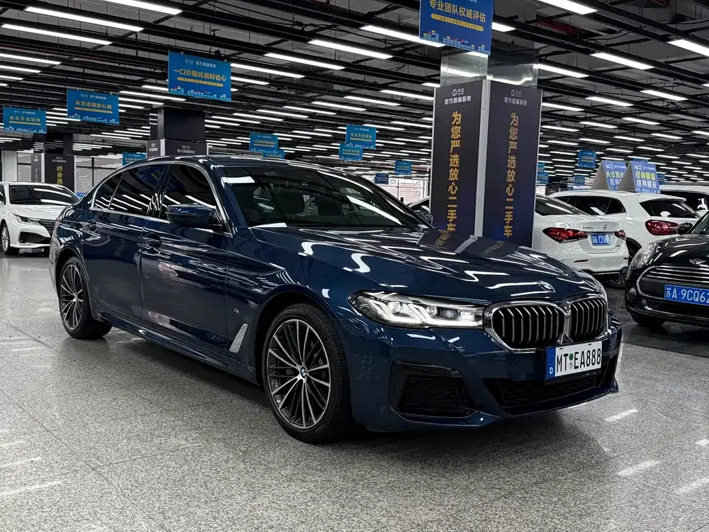 BMW 5 Series — фото 10