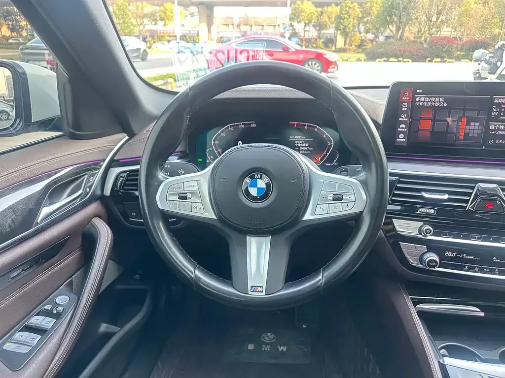 BMW 5 Series — фото 10