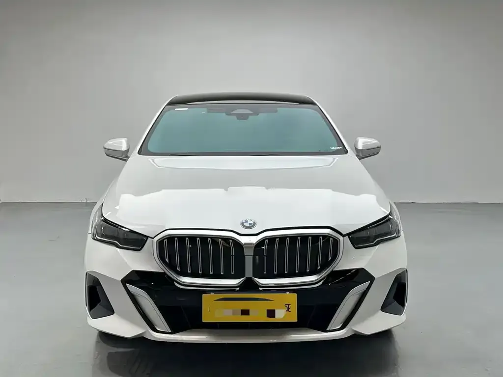 BMW 5 Series — фото 4