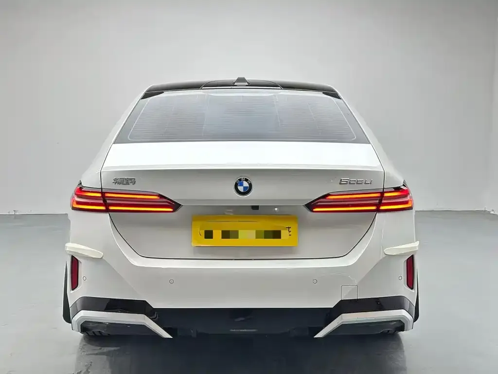 BMW 5 Series — фото 2