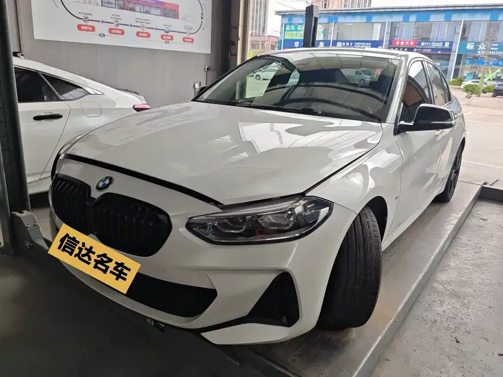 BMW 1 Series — фото 1