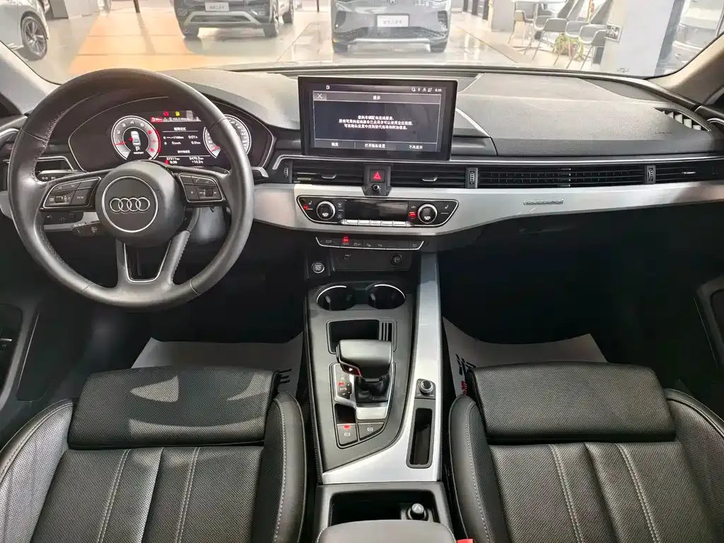 Audi A4L 2021 из CN, фото 9