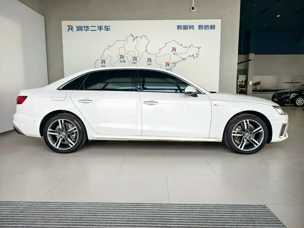 Audi A4L 2021 из CN, фото 6