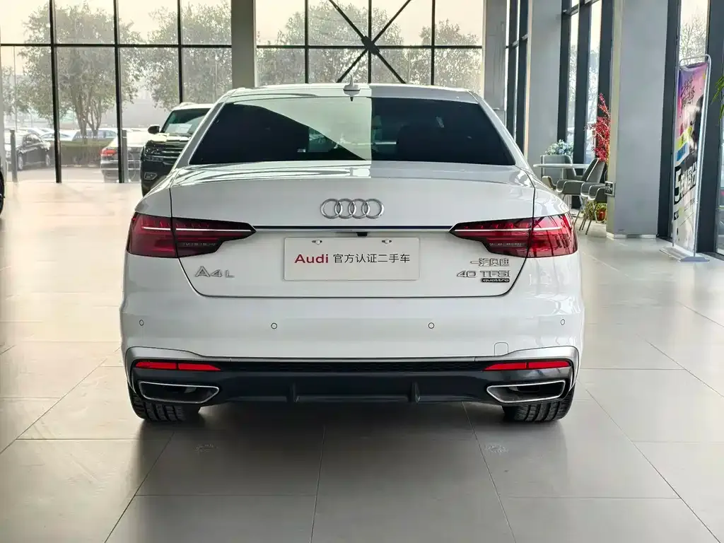 Audi A4L 2021 из CN, фото 4