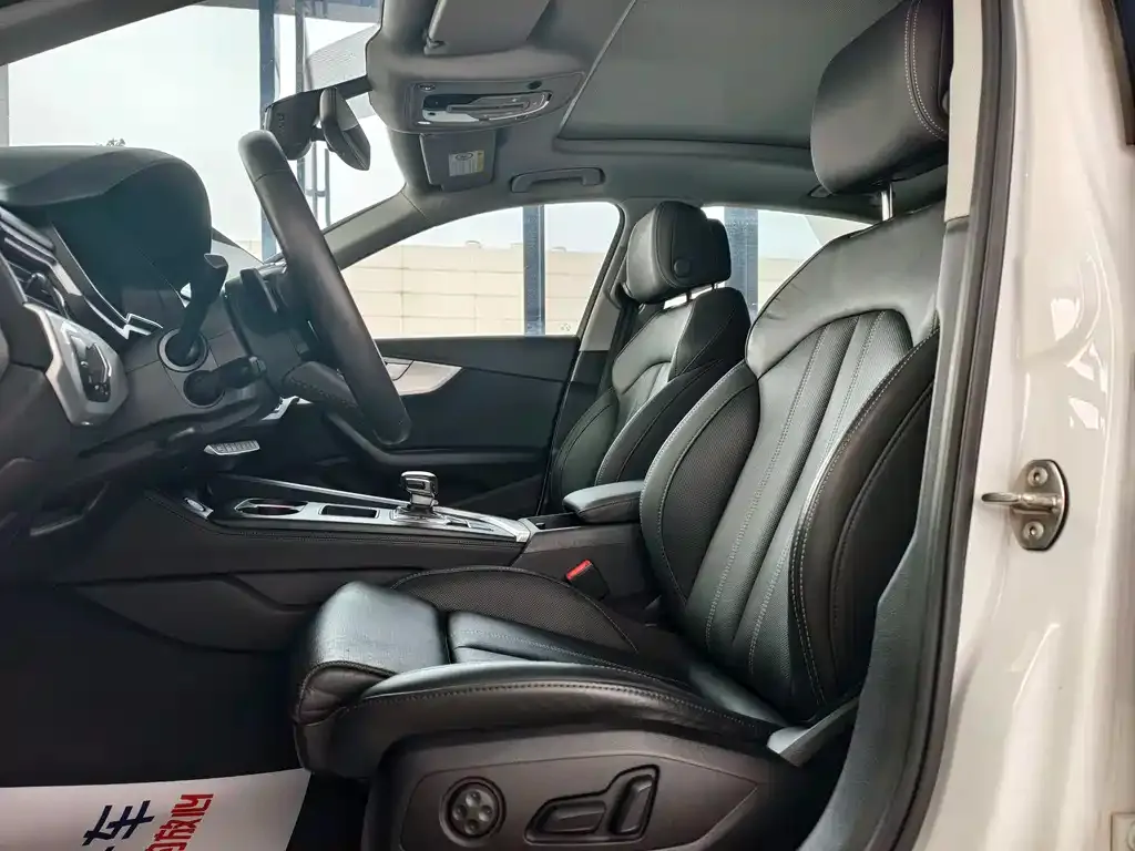 Audi A4L 2021 из CN, фото 5