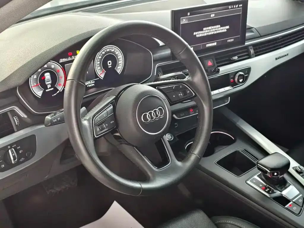 Audi A4L 2021 из CN, фото 10