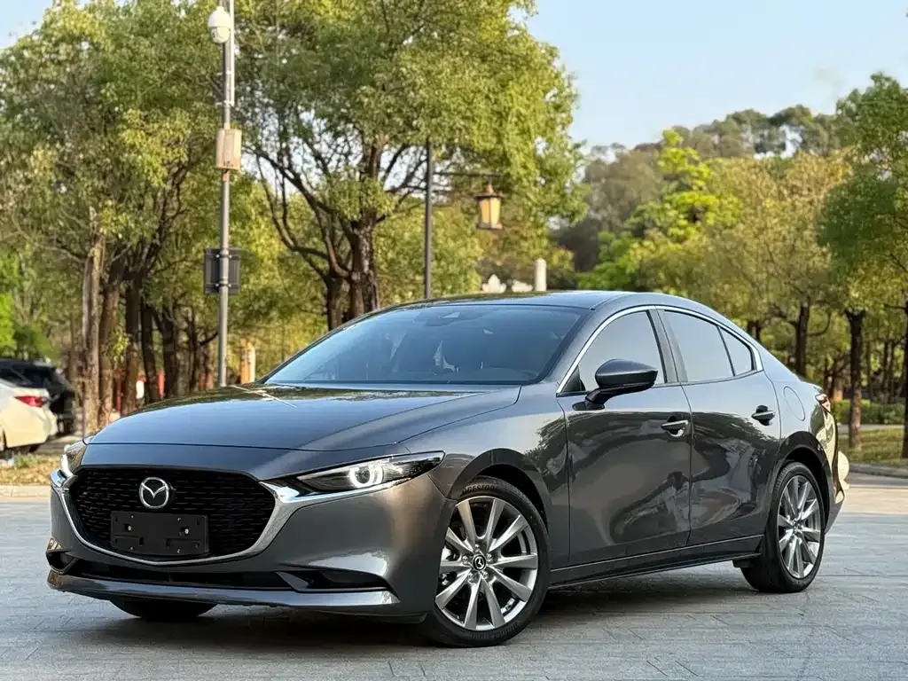 Mazda 3 Axela — фото 1