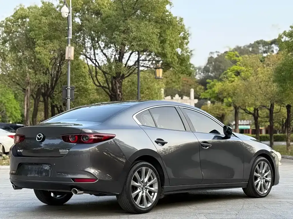 Mazda 3 Axela — фото 7