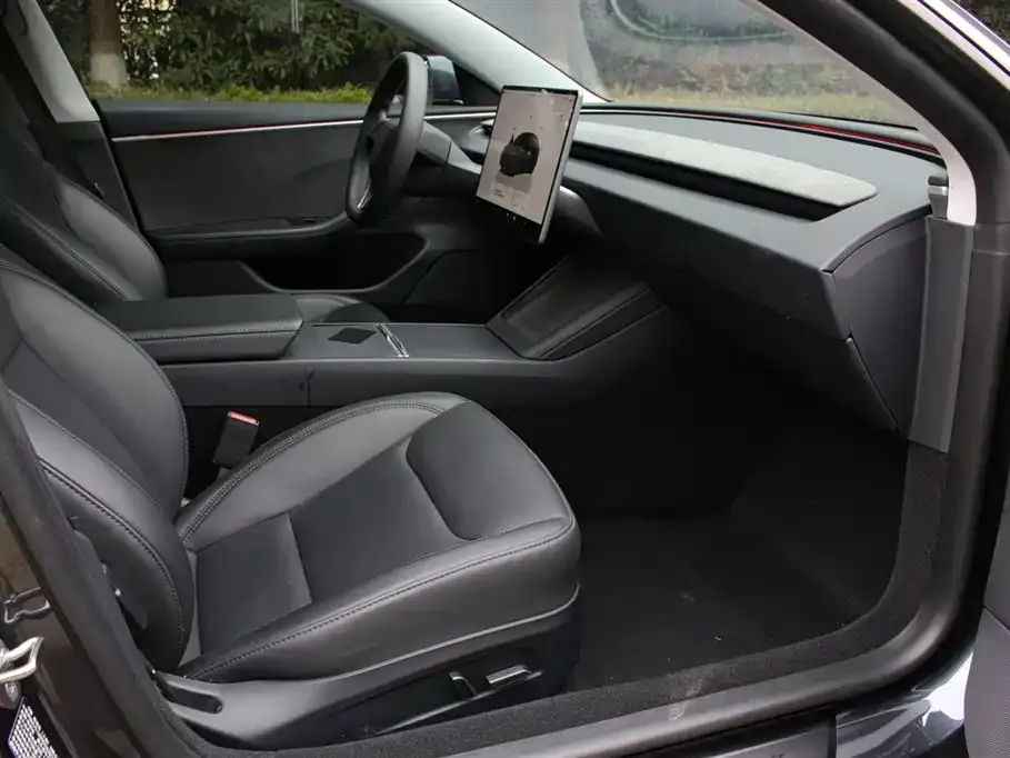 Tesla Model 3 — фото 3