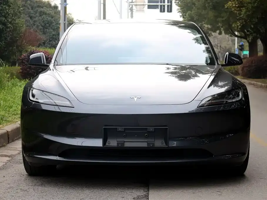 Tesla Model 3 — фото 6