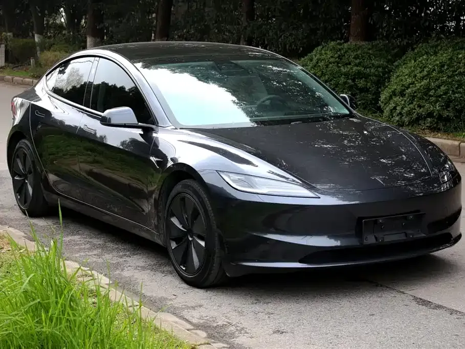 Tesla Model 3 — фото 4