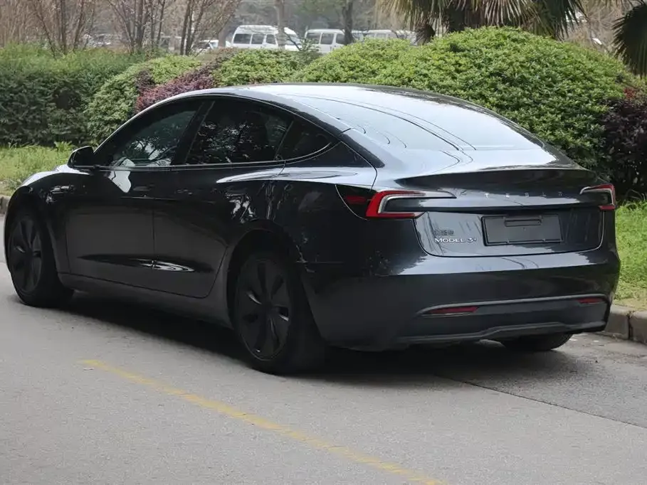 Tesla Model 3 — фото 5