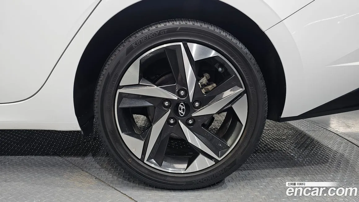 Hyundai AVANTE — фото 9