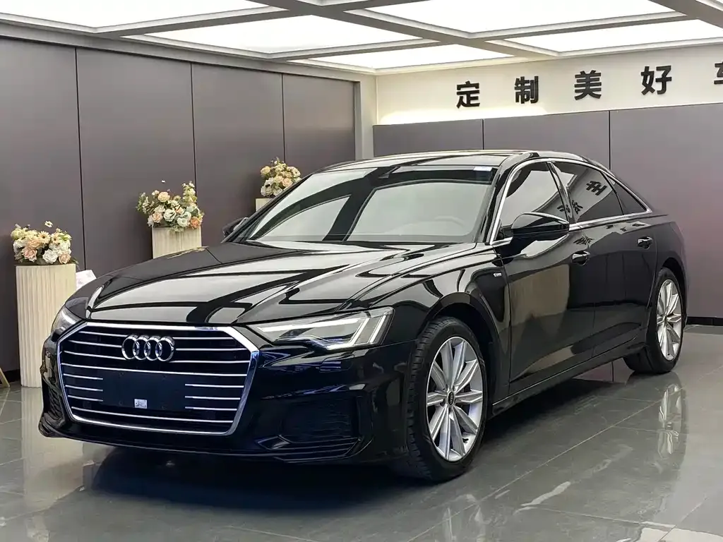 Audi A6L — фото 1