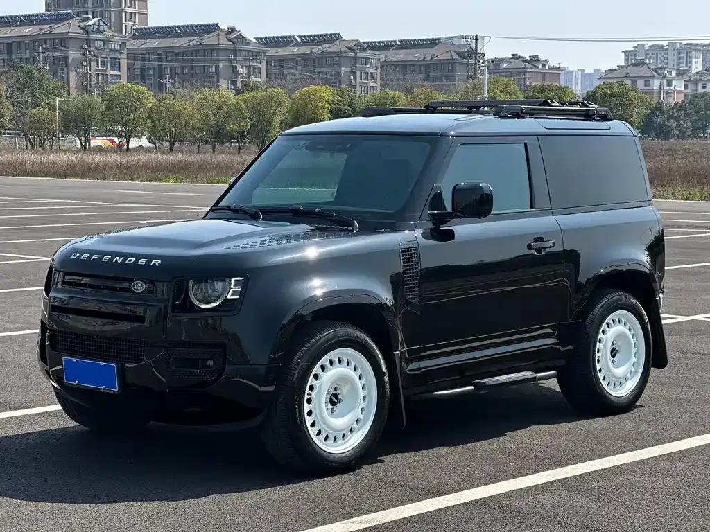 Land Rover Defender — фото 1