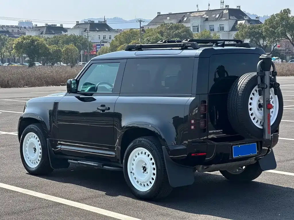 Land Rover Defender — фото 10