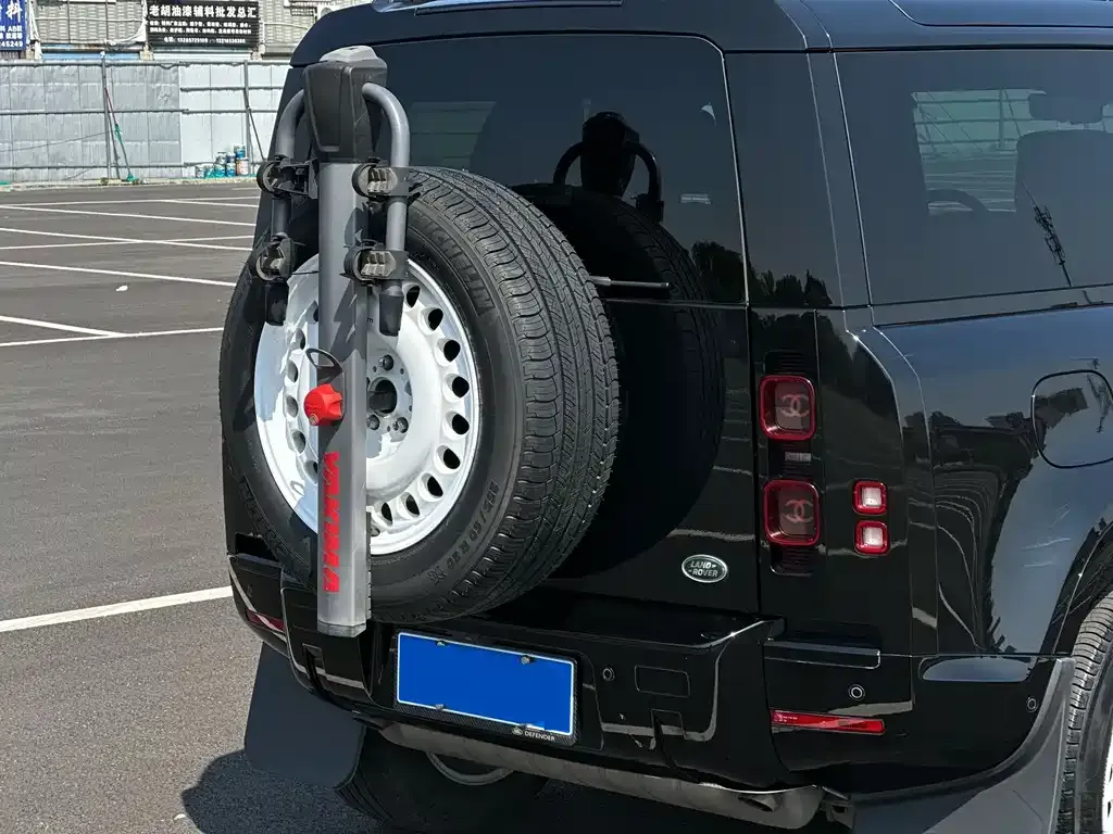Land Rover Defender — фото 6