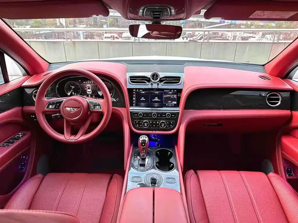 Bentley Bentayga 2021 из CN, фото 8