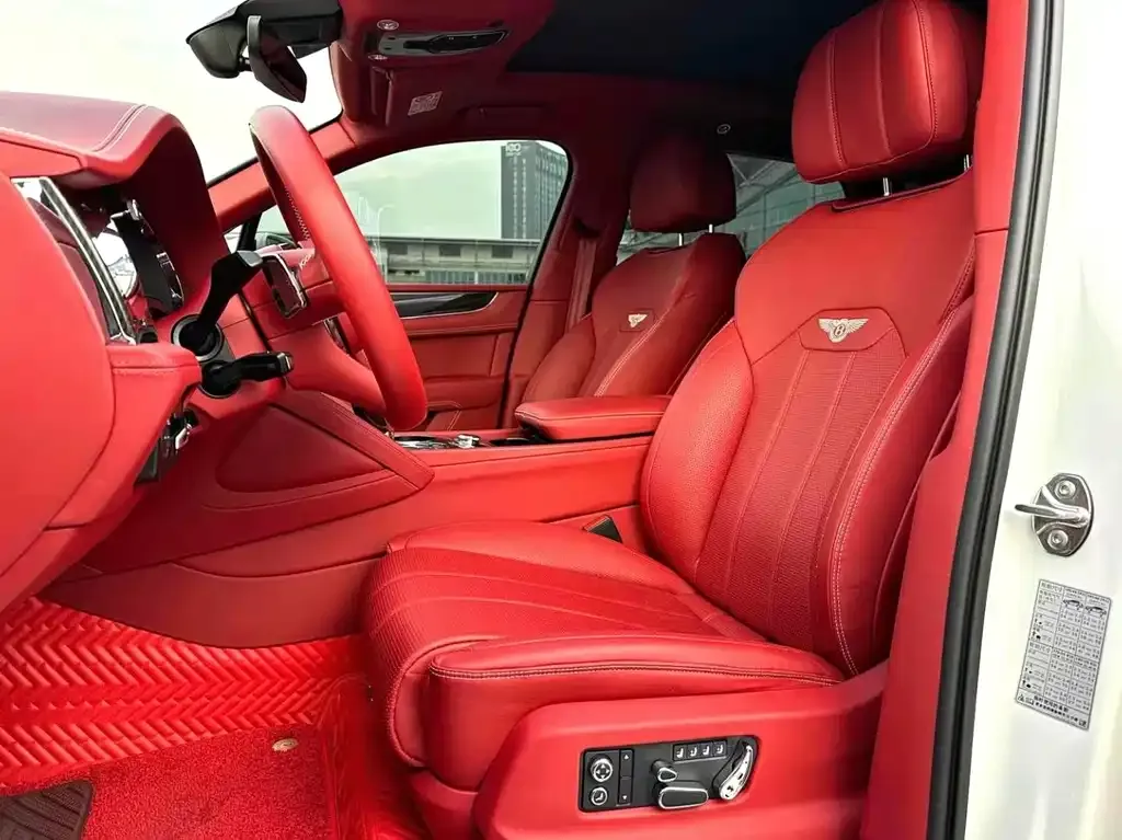 Bentley Bentayga 2021 из CN, фото 9