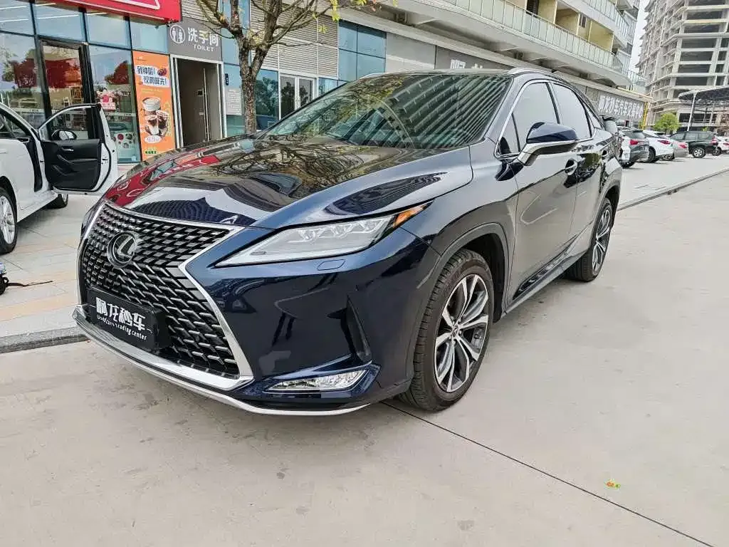 Lexus RX — фото 1