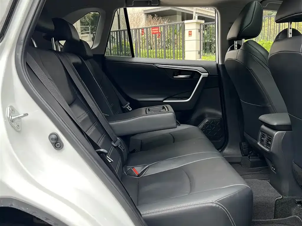 Toyota Wildlander 2022 из CN, фото 5