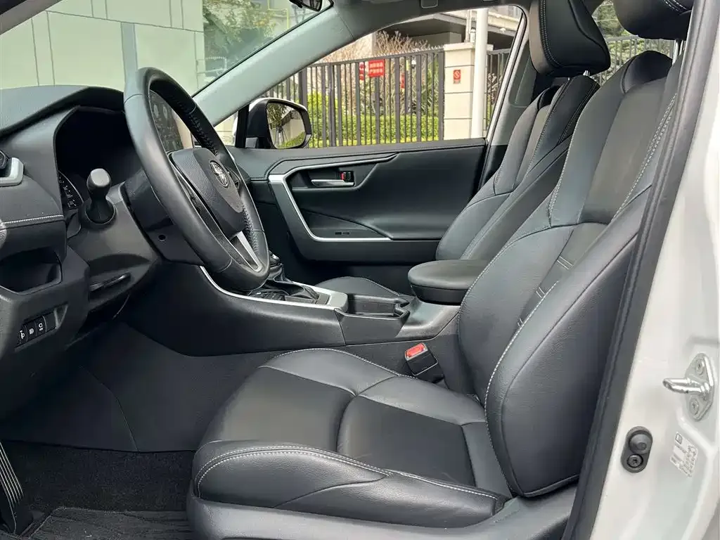 Toyota Wildlander 2022 из CN, фото 4
