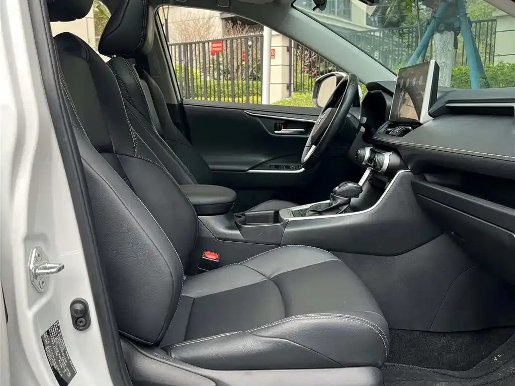 Toyota Wildlander 2022 из CN, фото 3