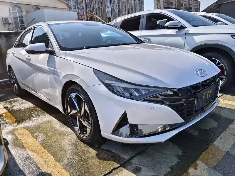 Hyundai Elantra — фото 3