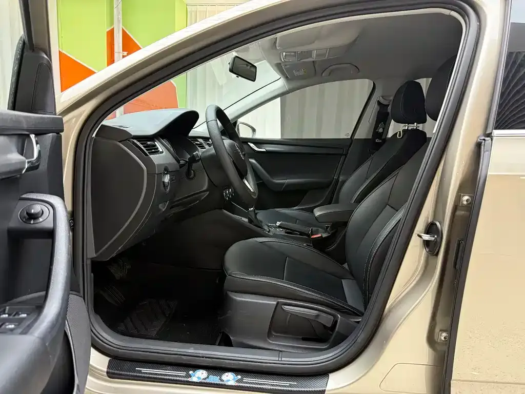 Skoda Octavia 2022 из CN, фото 4