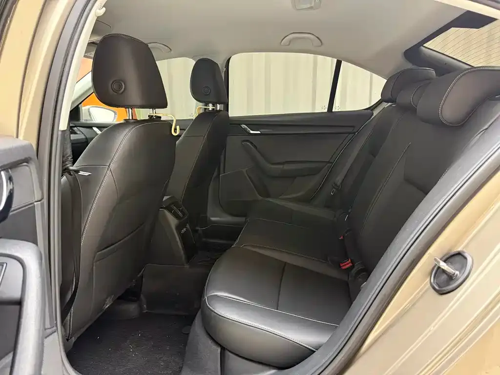 Skoda Octavia 2022 из CN, фото 3