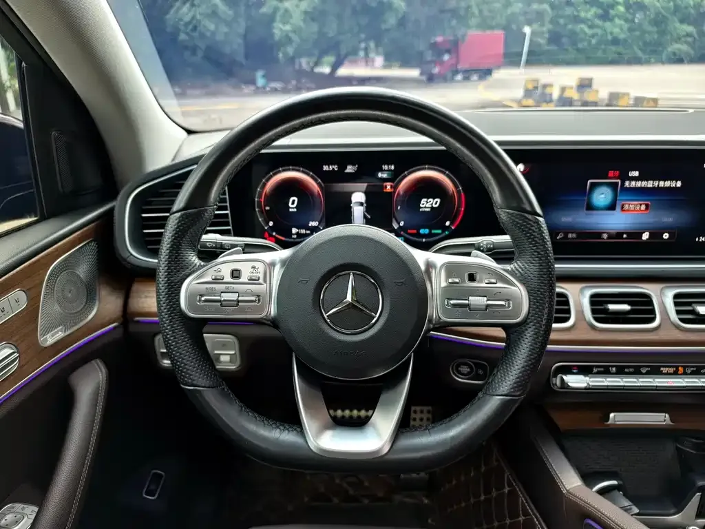 Mercedes-Benz GLS — фото 4