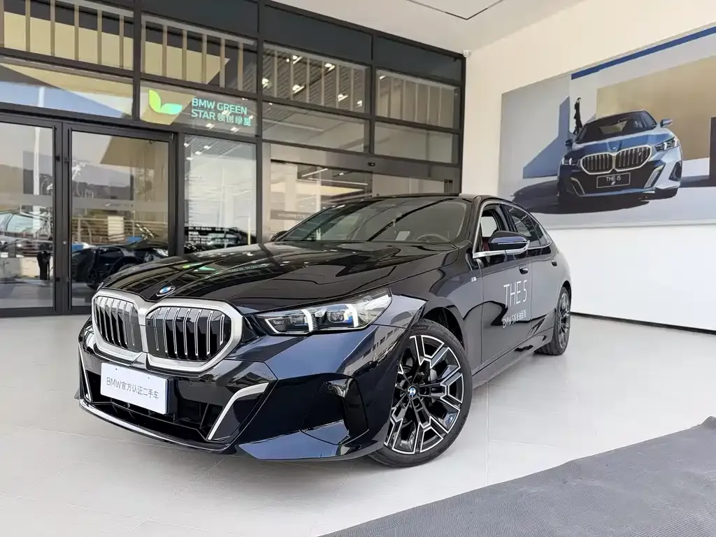 BMW 5 Series 2025 из CN, фото 1