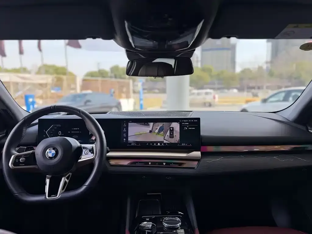 BMW 5 Series 2025 из CN, фото 5