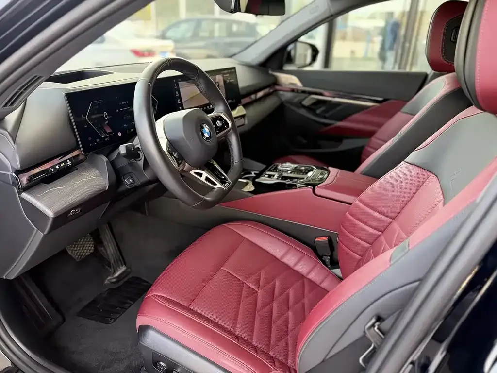 BMW 5 Series 2025 из CN, фото 9