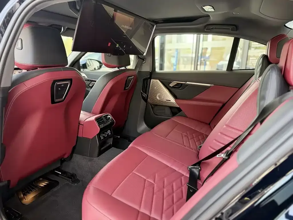 BMW 5 Series 2025 из CN, фото 7