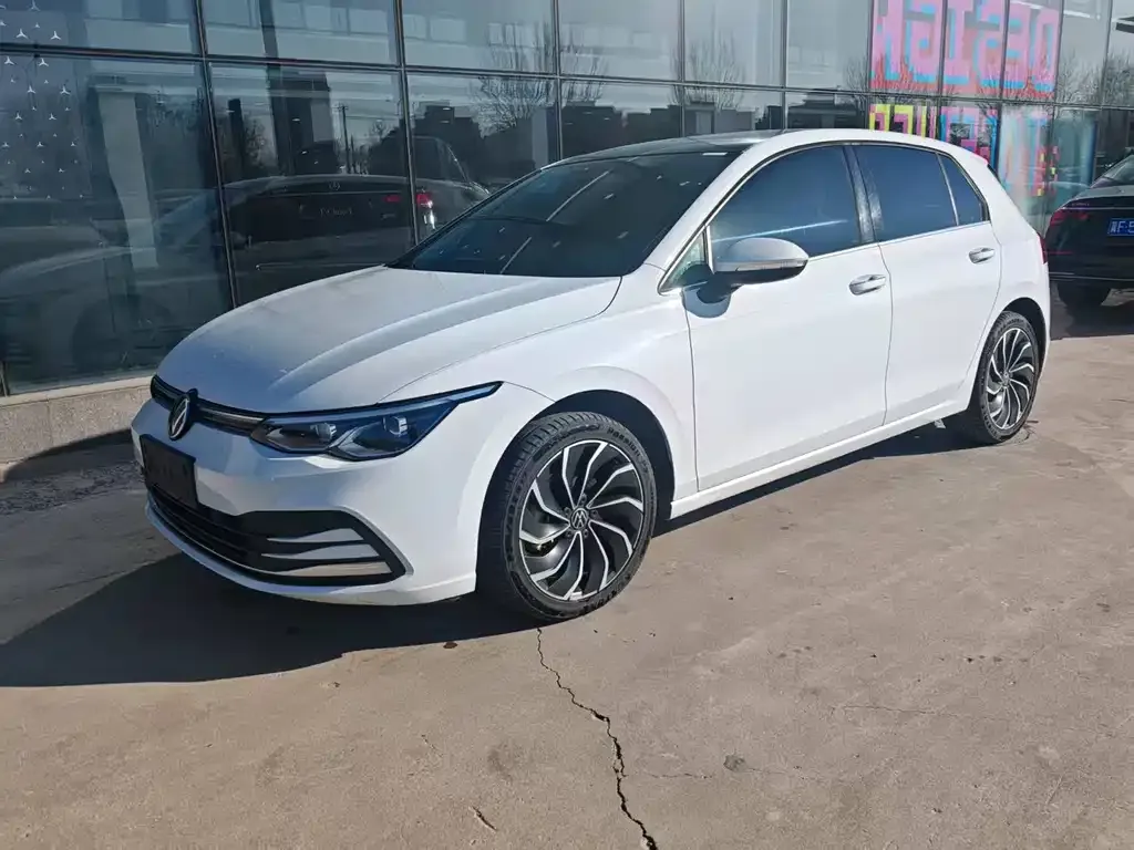 Volkswagen Golf 2022 из CN, фото 1
