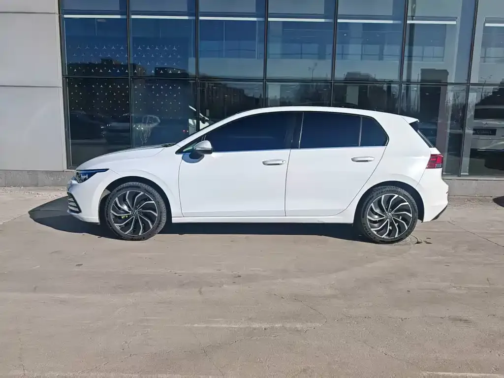 Volkswagen Golf 2022 из CN, фото 5