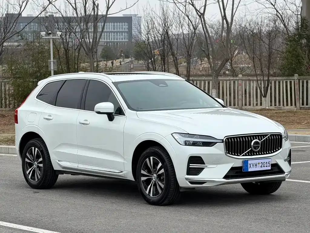 Volvo XC60 — фото 9