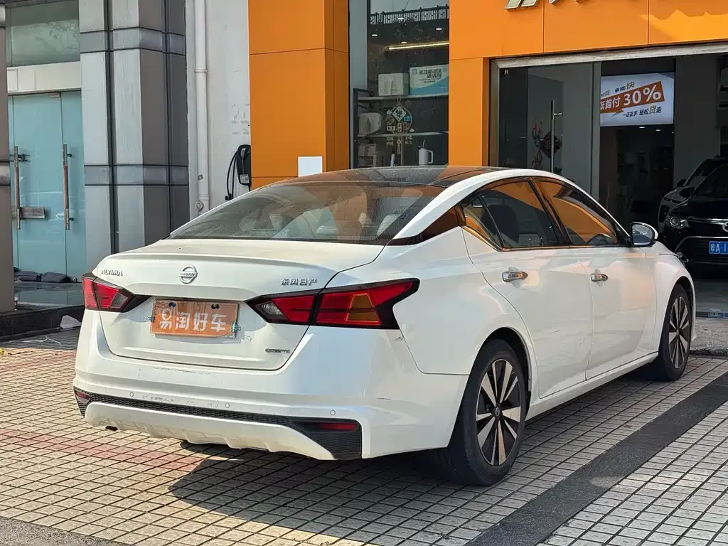Nissan Teana — фото 2