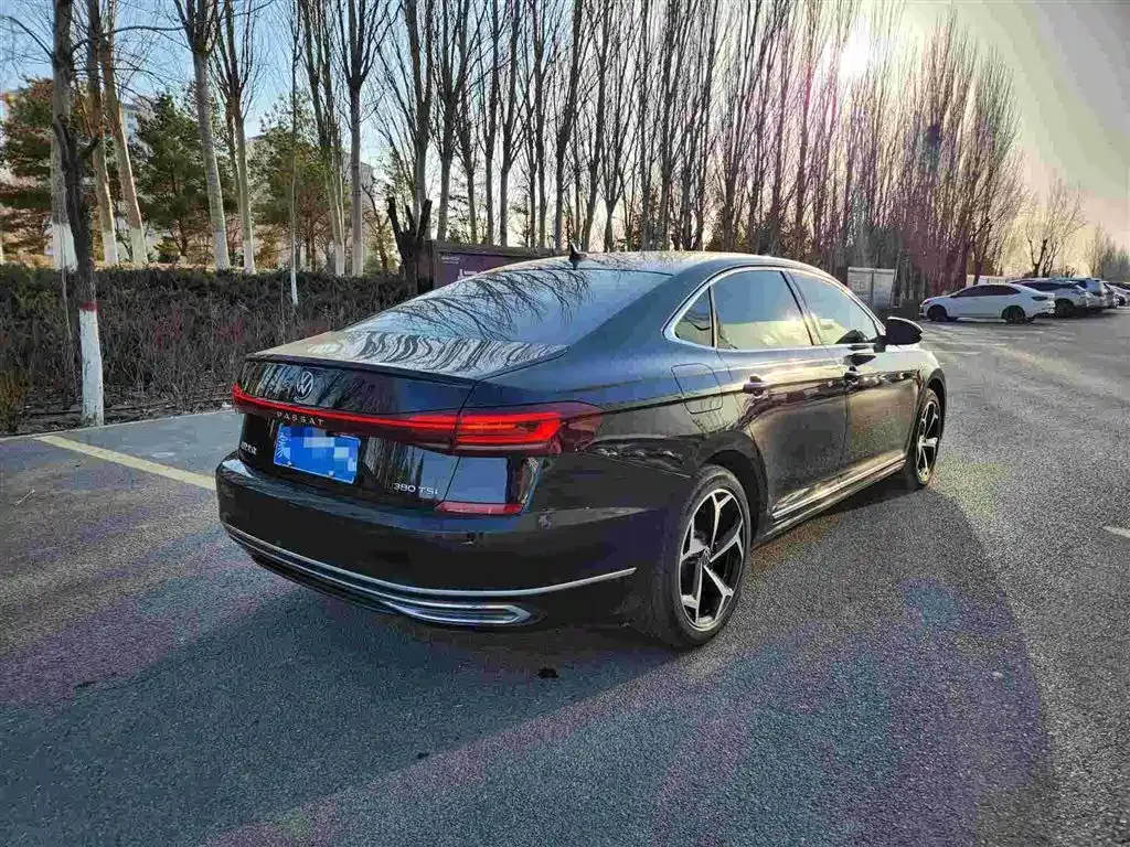 Volkswagen Passat — фото 10