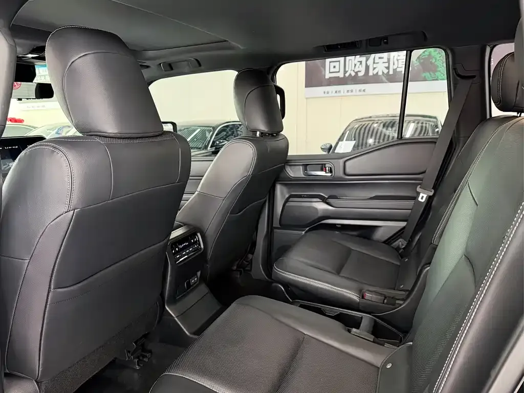 Toyota Prado — фото 2