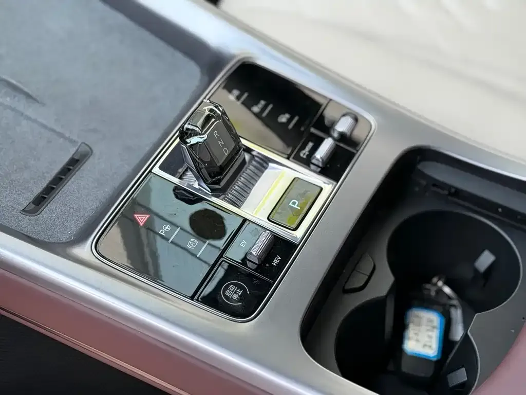 BYD Seal — фото 4