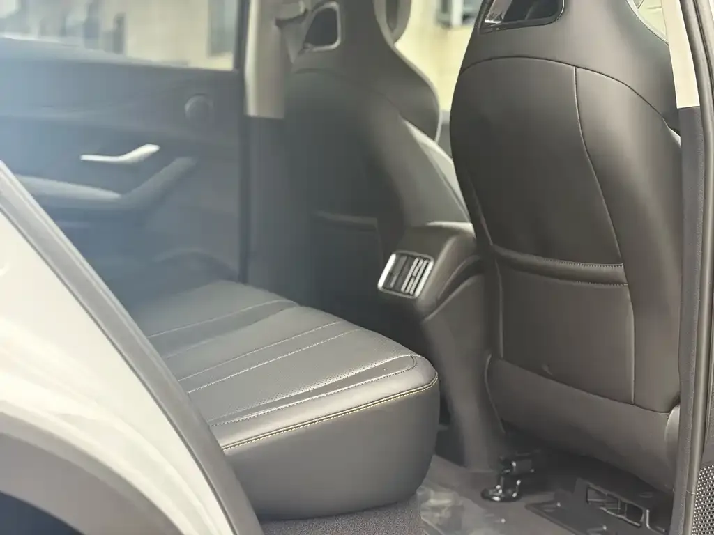 BYD Seal 05 DM-i — фото 4
