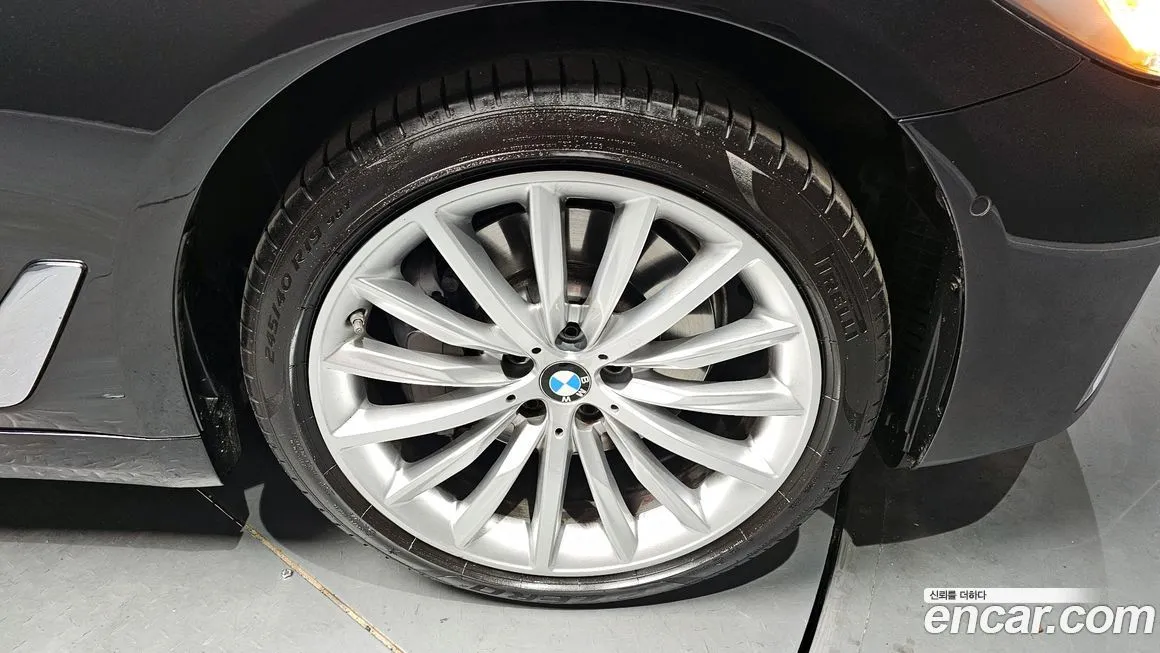 BMW 5-Series 2023 из KR, фото 3