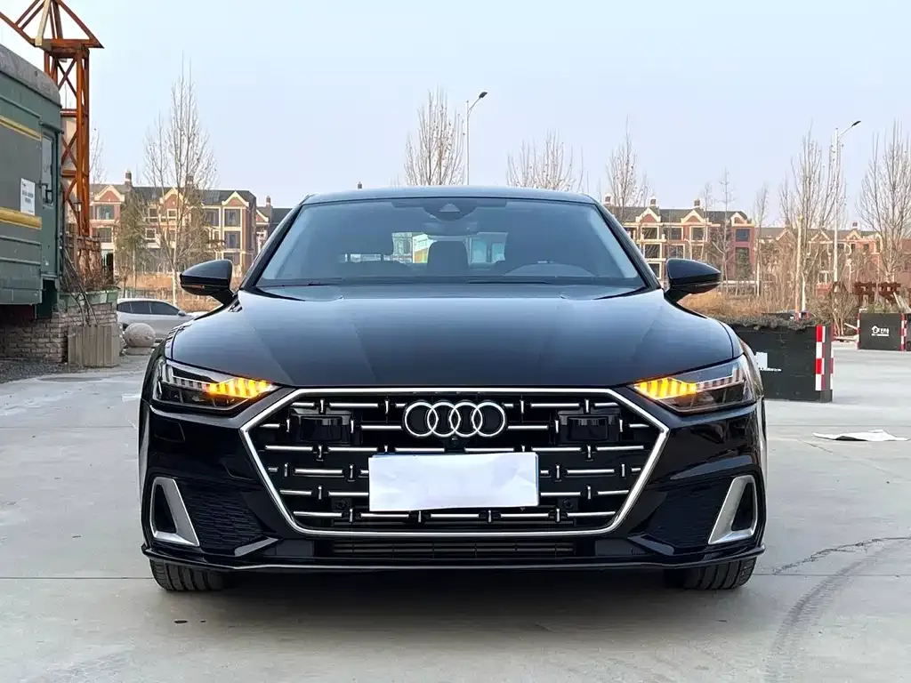 Audi A7L 2023 из CN, фото 9