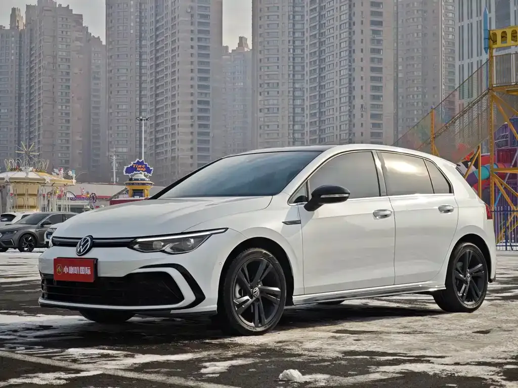 Volkswagen Golf 2023 из CN, фото 1