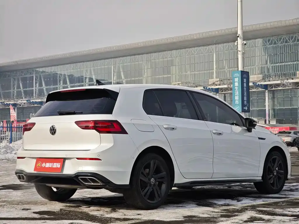 Volkswagen Golf 2023 из CN, фото 3