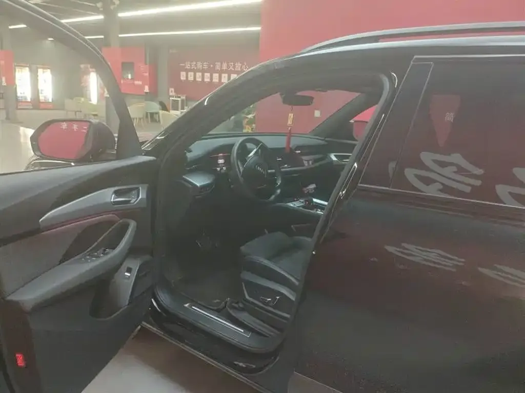Audi Q6 2023 из CN, фото 4