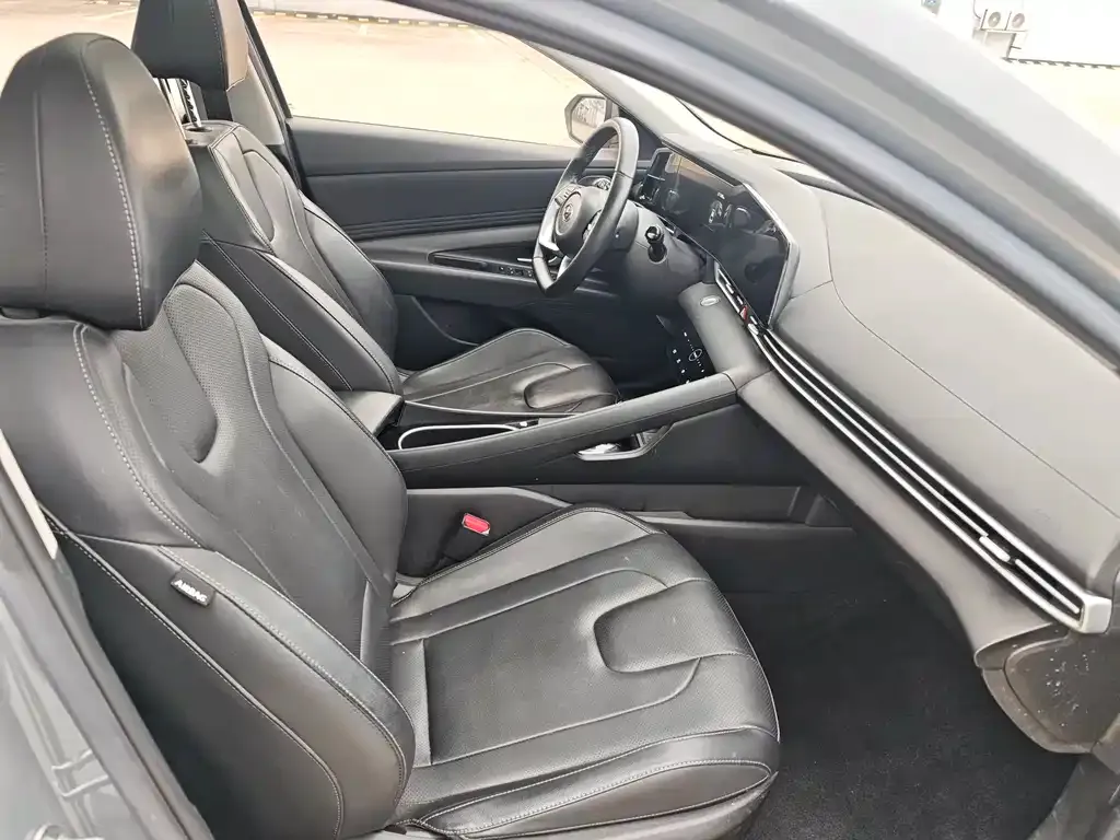 Hyundai Elantra 2022 из CN, фото 5